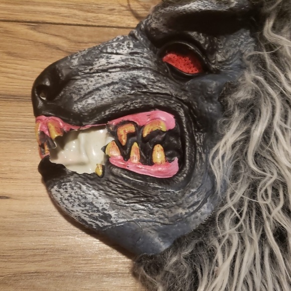 Kid’s Halloween Werewolf Mask Costume Damage - Picture 10 of 11